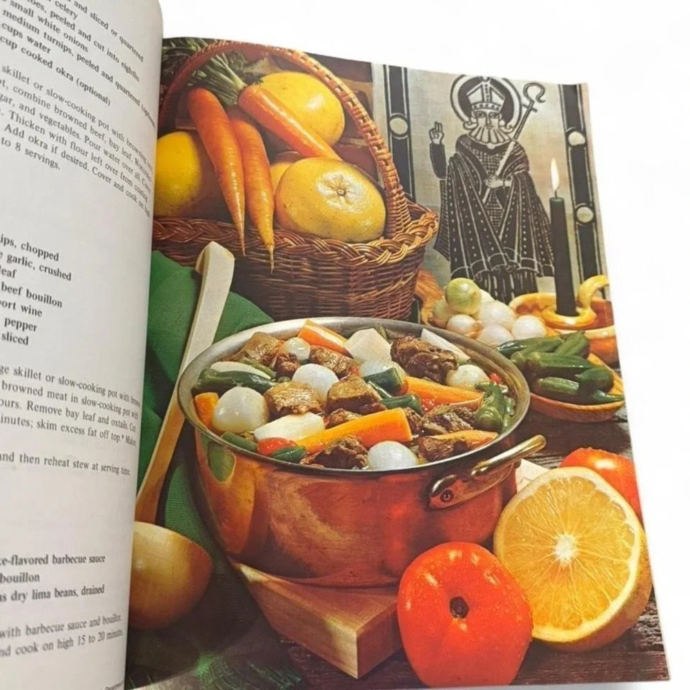 Vintage 1975 Crockery Cookery Cookbook Crockpot Meals‎